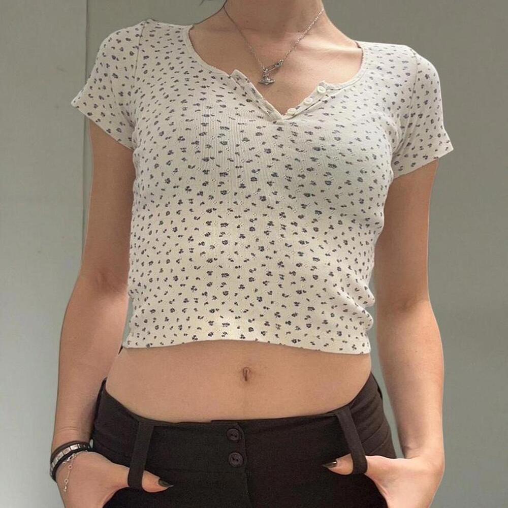 Brandy Melville John Galt Cropped Short Sleeve Floral Top